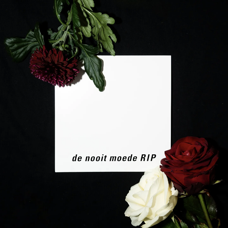 In Memoriam: De Nooit Moede - GEEN TICKETS MEER AAN DE DEUR