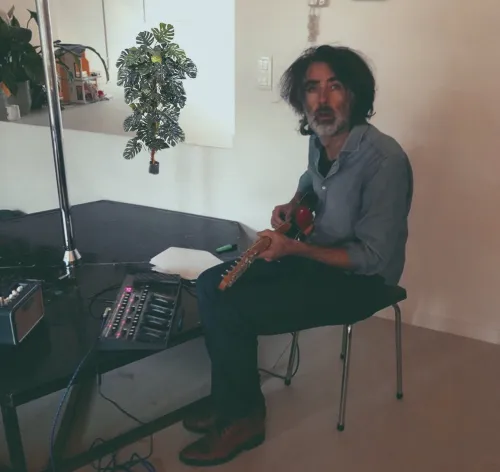 Retro KultuurKaffee: Mauro Pawlowski solo + Best Parts
